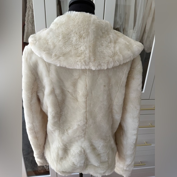 Faux Fur Jacket - Picture 2 of 5